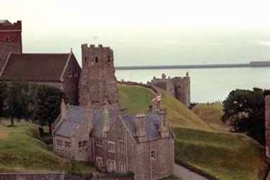 Рефераты | Топики по английскому языку | Castles of England